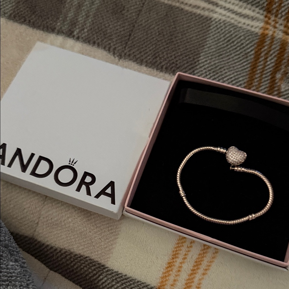 Pandora Moments pave heart clasp snake chain bracelet sterling silver14krosegold
